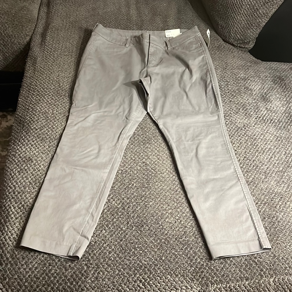 Old navy pixie mid-rise pants. Size 12